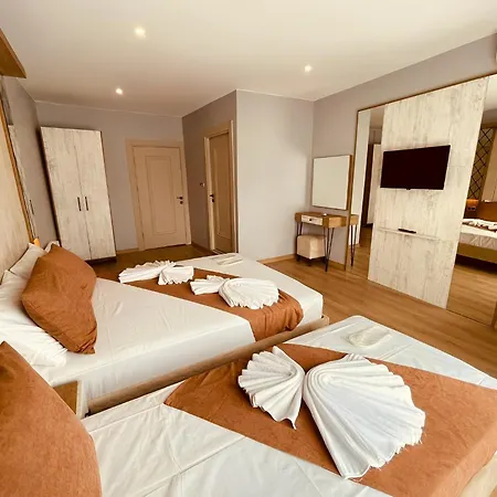 Hotell The Lumina 3*